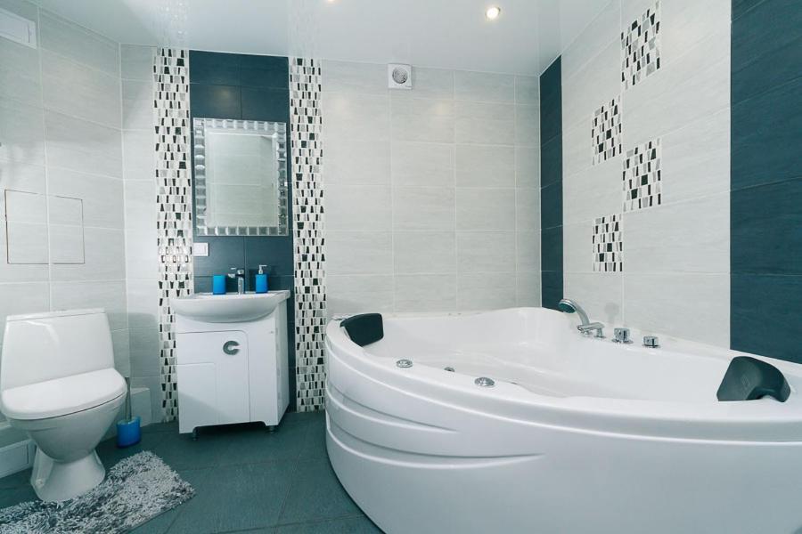 Flat24 On Lesi Ukrainki 3 Apartment Kiev Luaran gambar